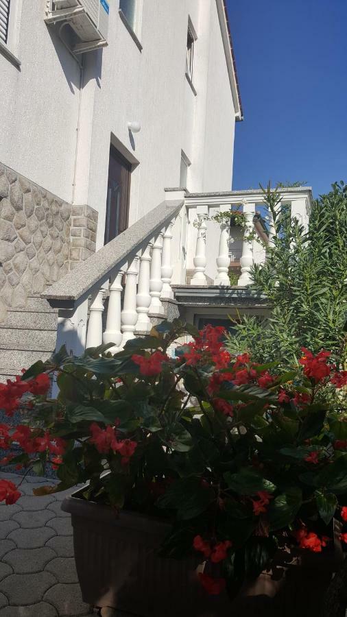 Apartments Dario Krk Town Zewnętrze zdjęcie